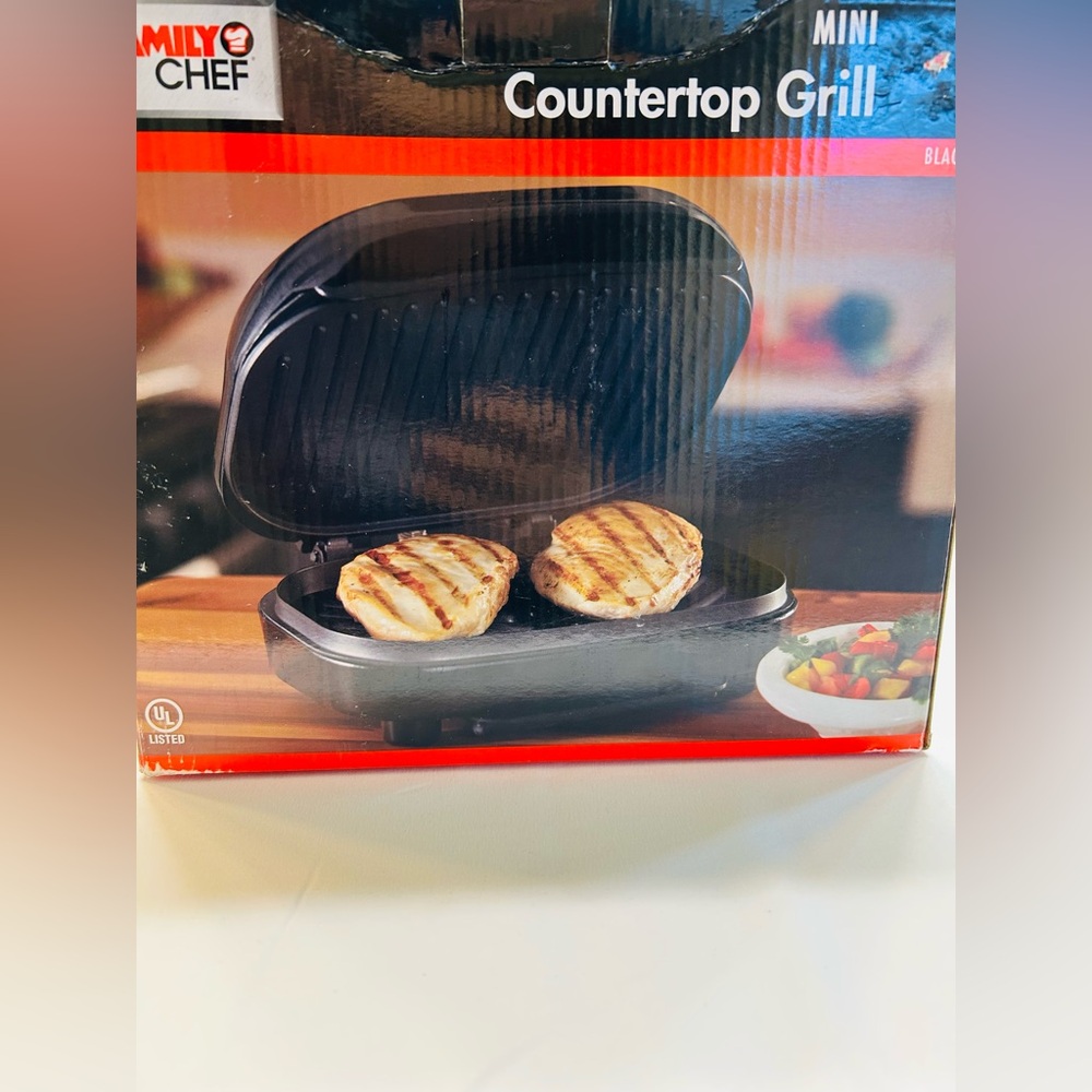 Family Chef Countertop Mini Grill.      New In Box